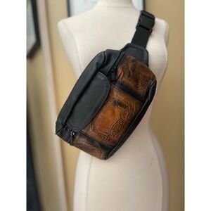 VINTAGE leather western tooled fanny pack/belt bag